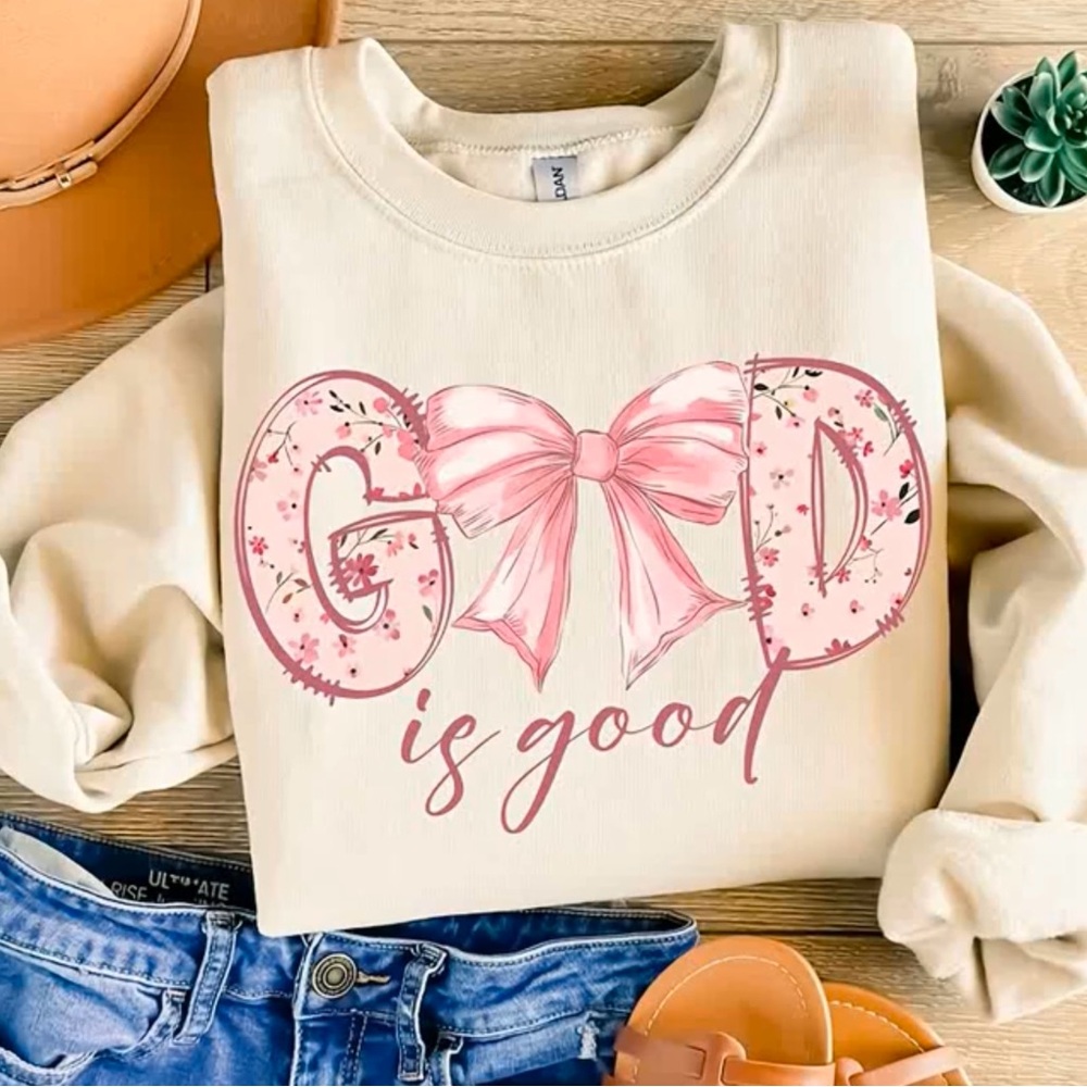 Gildan Cream and Pink Crew Neck Sweater with Graphic Print